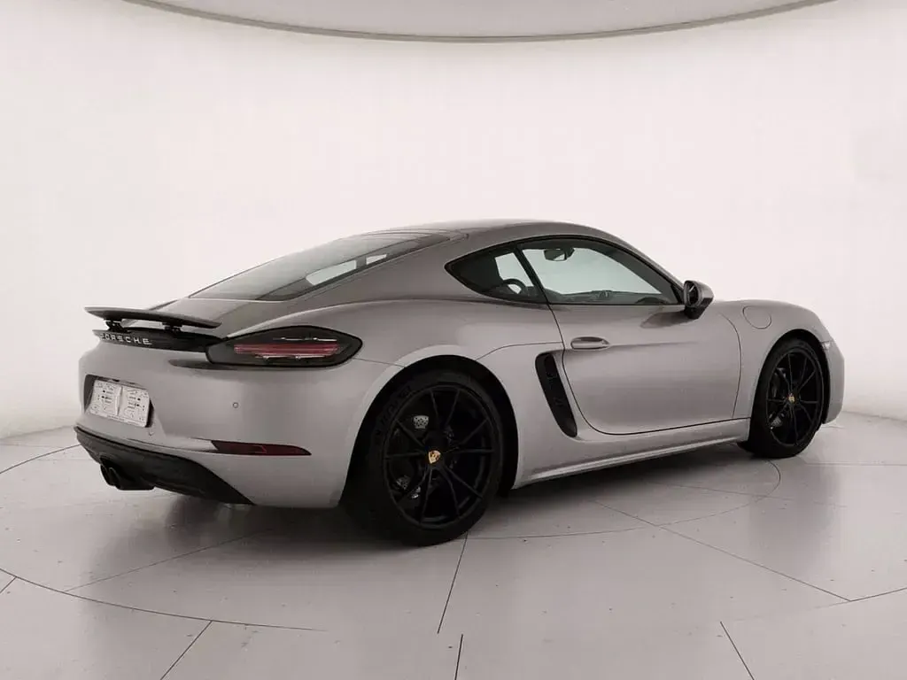 Usata Porsche 718 Cayman 300 CV (220 kW) 2024 Argento metallizzato Coupé