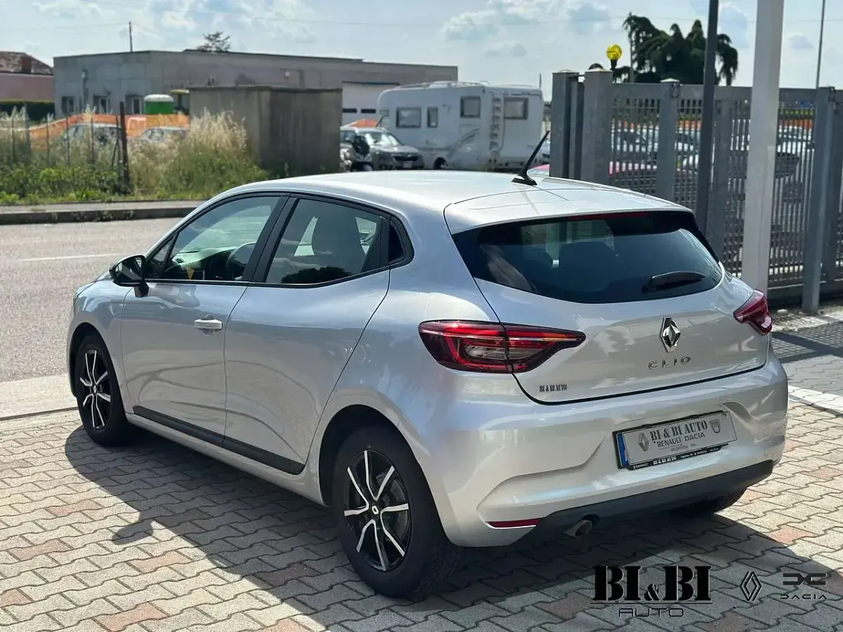 Usata Renault Clio V Equilibre 101 CV (74 kW) 2023 Other Berlina