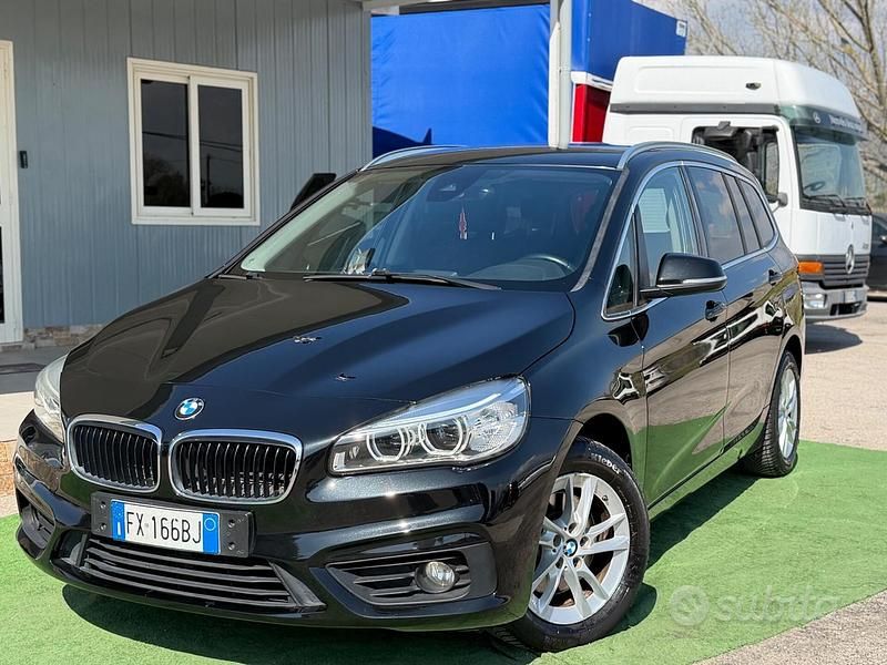 Begagnad BMW 218 Efficient Dynamics 150 HK (110 kW) 2017 Svart Minibuss