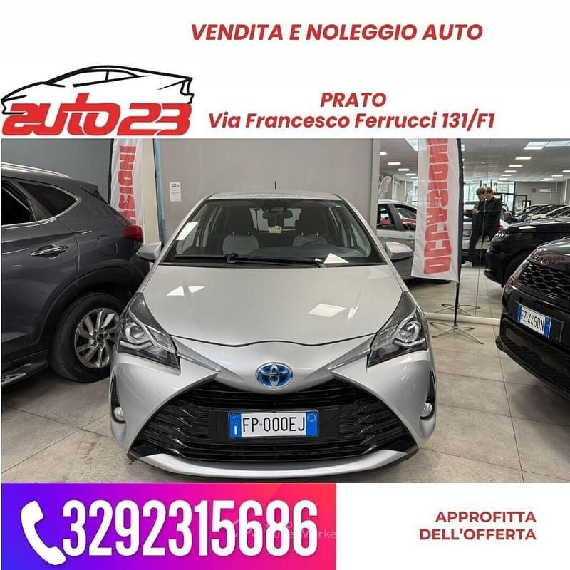 Usata Toyota Yaris Hybrid Active 73 CV (53 kW) 2018 Grigio Berlina
