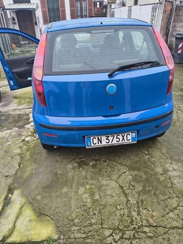Usata Fiat Punto 69 CV (50 kW) 2005 Berlina