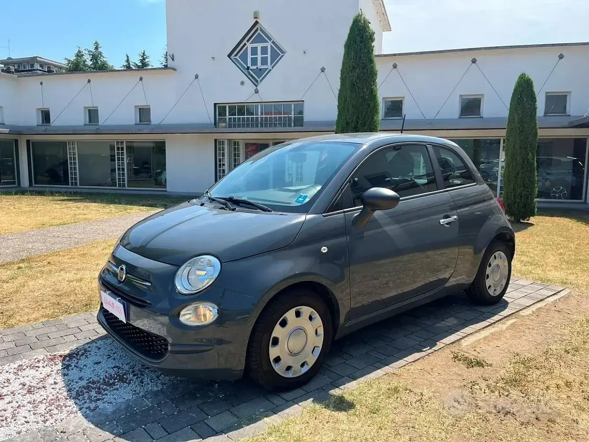 Usata Fiat 500 69 CV (50 kW) 2022 Grigio carrara Utilitaria