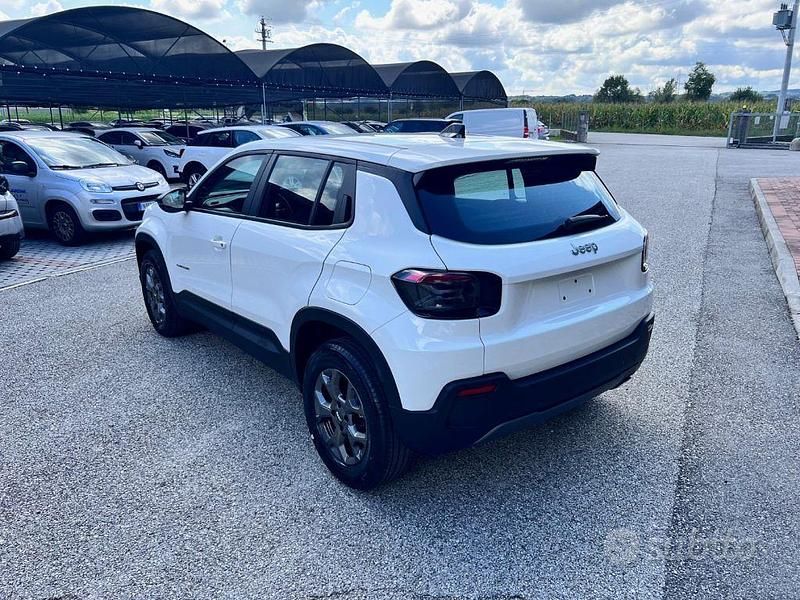 Usata Jeep Avenger Altitude 101 CV (74 kW) 2024 Bianco pastello SUV