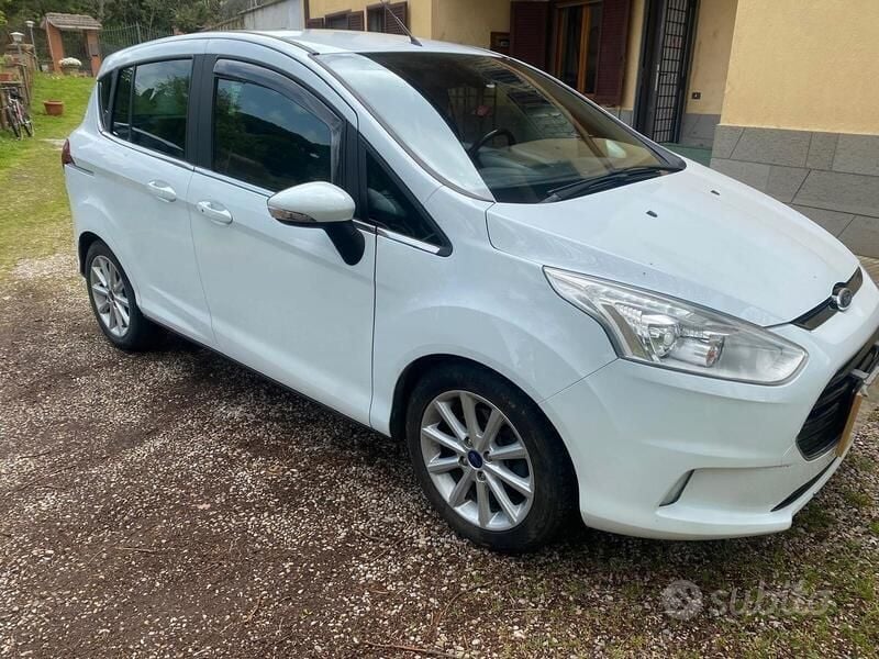 Usata Ford B-MAX Titanium 75 CV (55 kW) 2015 Bianco Monovolume