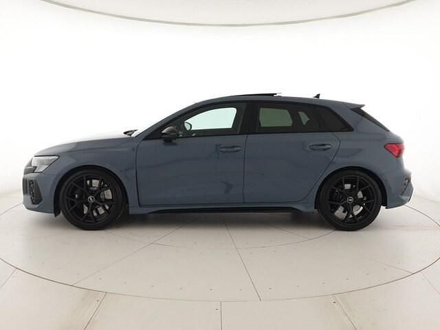 Usata Audi RS3 Sportback Ambiente 400 CV (294 kW) 2024 Grigio kemora metallizzato Utilitaria