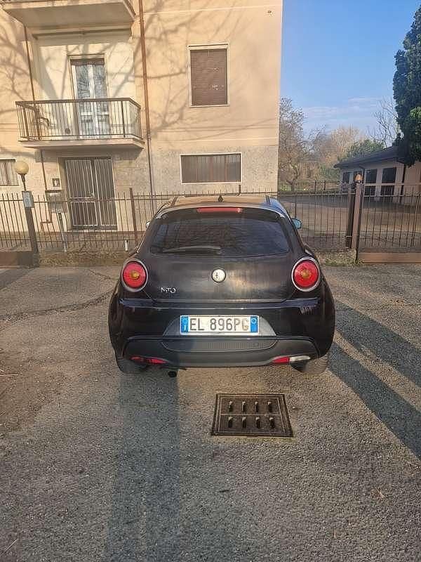 Usata Alfa Romeo MiTo Distinctive 79 CV (58 kW) 2011 Nero Utilitaria