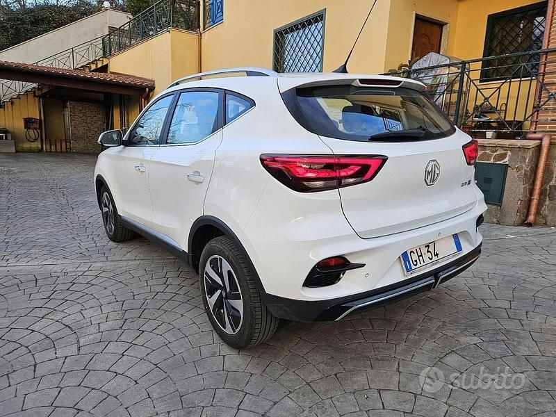 Usata MG ZS Luxury 114 kW (156 CV) 2022 Bianco Berlina