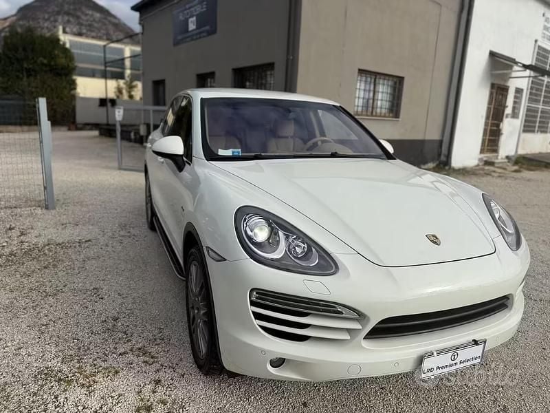 Usata Porsche Cayenne 245 CV (180 kW) 2012 Bianco SUV