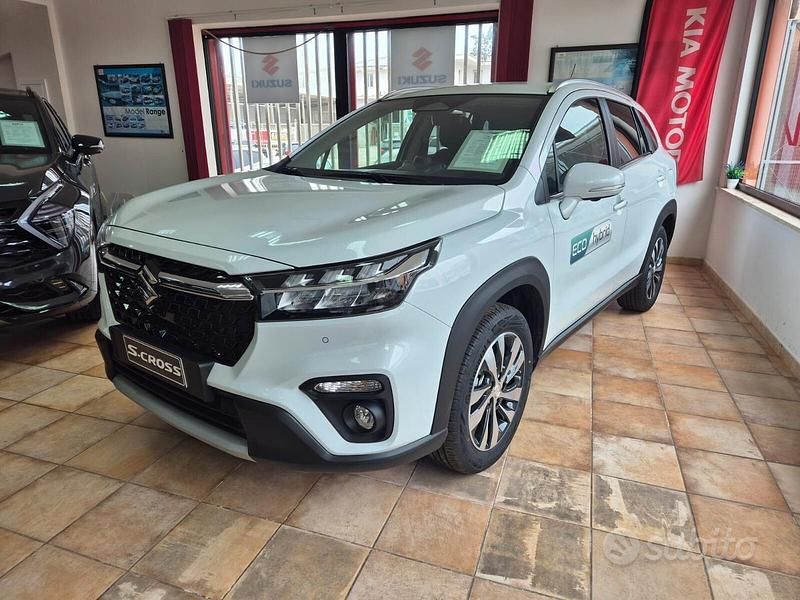 Bianco Nuova 2025 Suzuki SX4 S-Cross SUV | 24.490 € (Buon prezzo) - Immagine 1/4