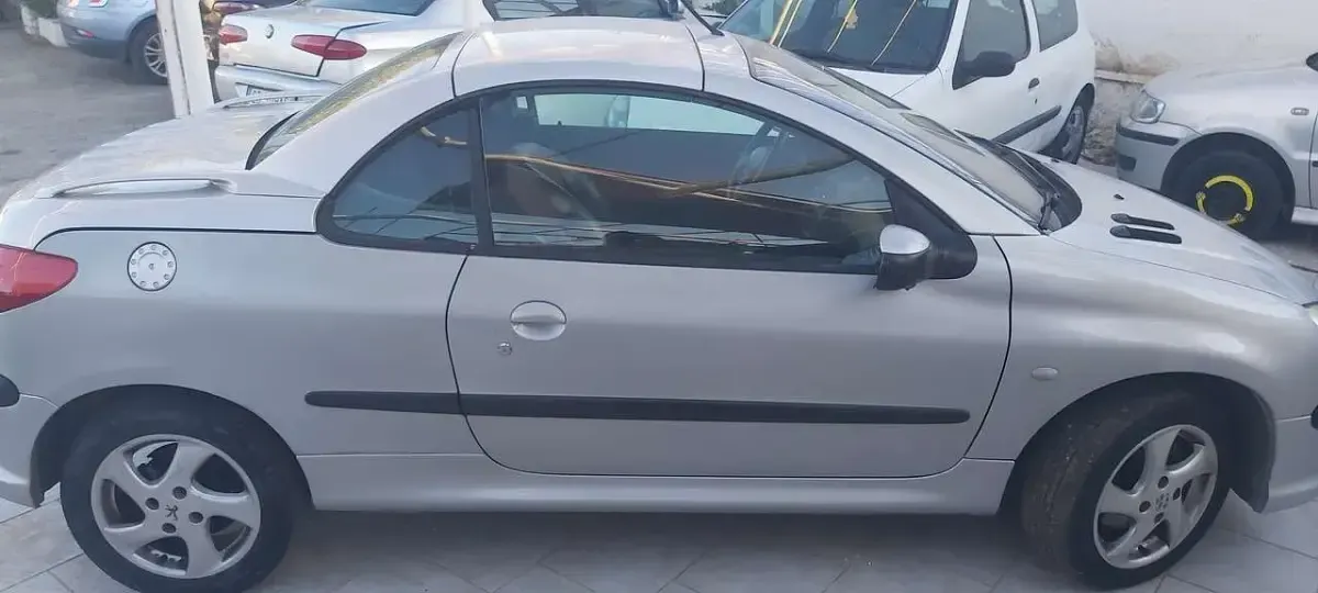 Usata Peugeot 206 CC 109 CV (80 kW) 2005 Other Cabrio