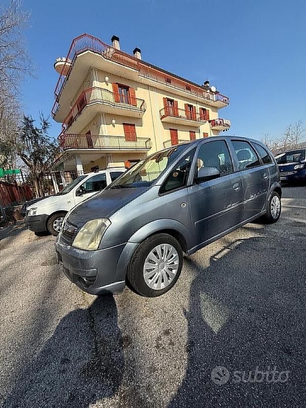 Usata Opel Meriva Cosmo 75 CV (55 kW) 2007 Grigio Monovolume
