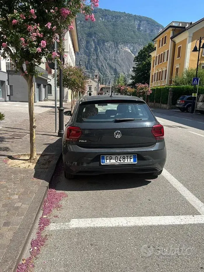 Usata VW Polo 95 CV (69 kW) 2018 Grigio Utilitaria