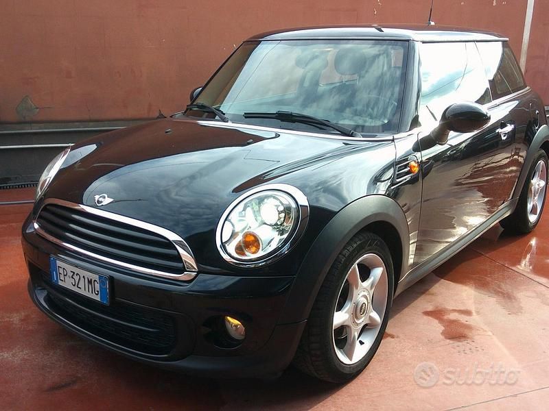 Usata Mini Cooper D 89 CV (65 kW) 2013 Nero Utilitaria