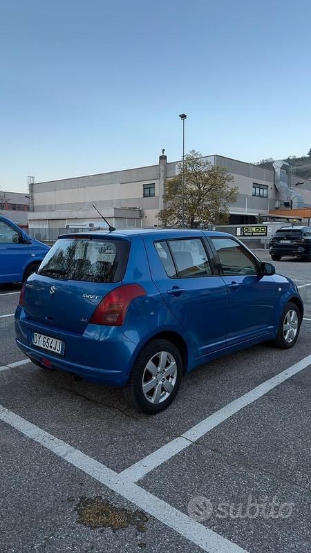 Usata Suzuki Swift 92 CV (67 kW) 2010 Blu Utilitaria