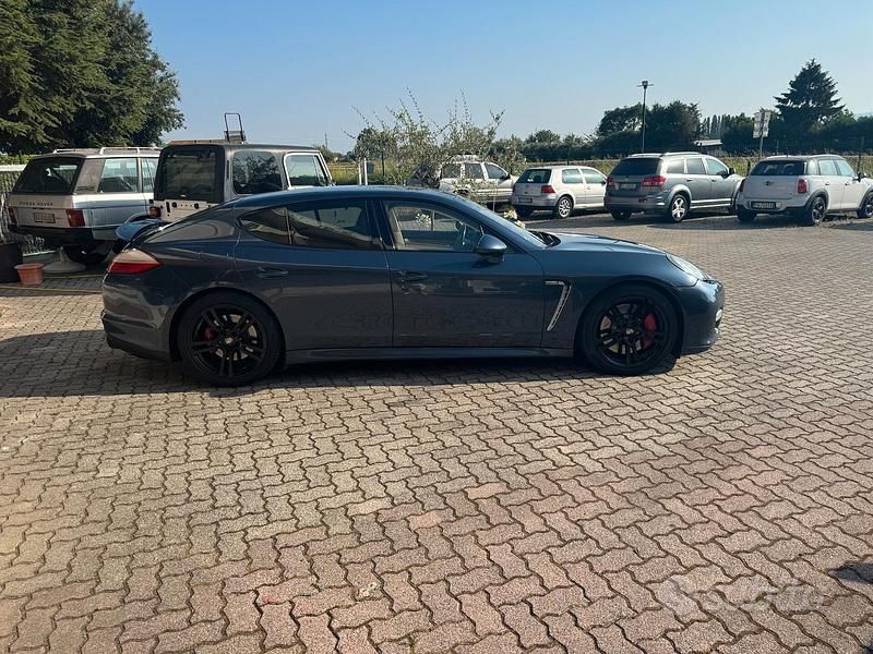 Usata Porsche Panamera Turbo S 550 CV (404 kW) 2011 Blu Utilitaria