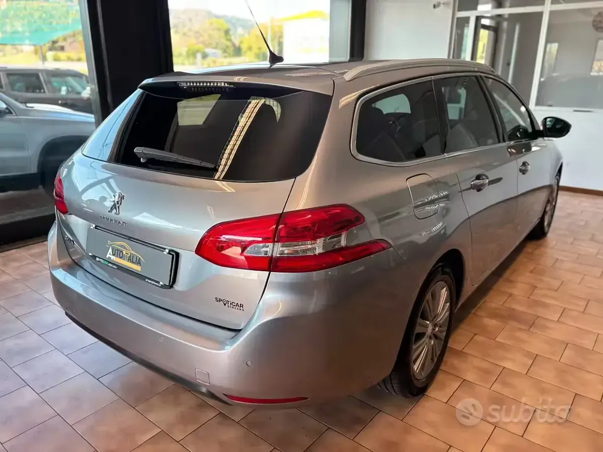 Usata Peugeot 308 SW Allure 131 CV (96 kW) 2021 Grigio Station wagon