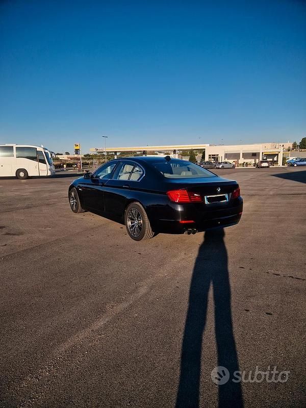 Usata BMW 520 184 CV (135 kW) 2011 Nero Berlina