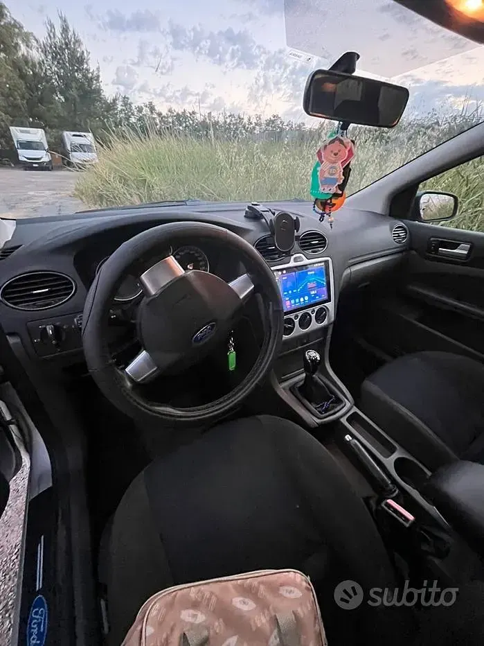 Usata Ford Focus 90 CV (66 kW) 2006 Grigio Station wagon
