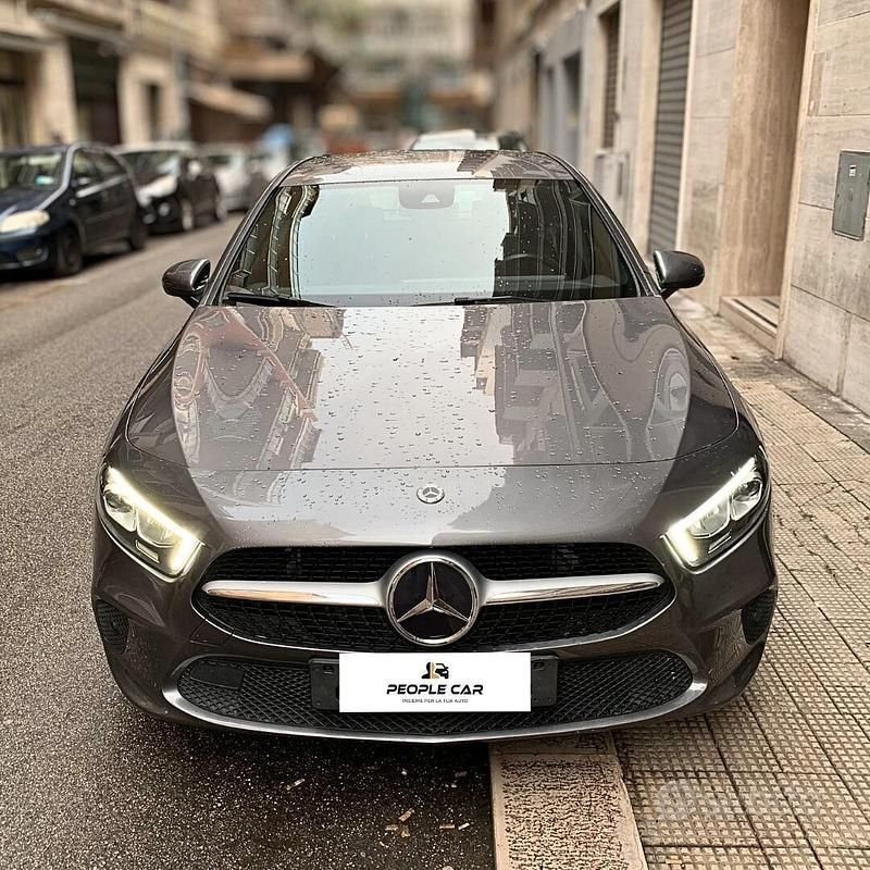 Usata Mercedes A180 Executive 116 CV (85 kW) 2018 Grigio Berlina