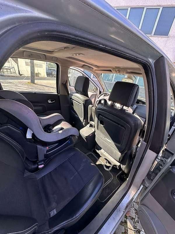 Usata Renault Scénic II Exception 131 CV (96 kW) 2005 Argento Monovolume