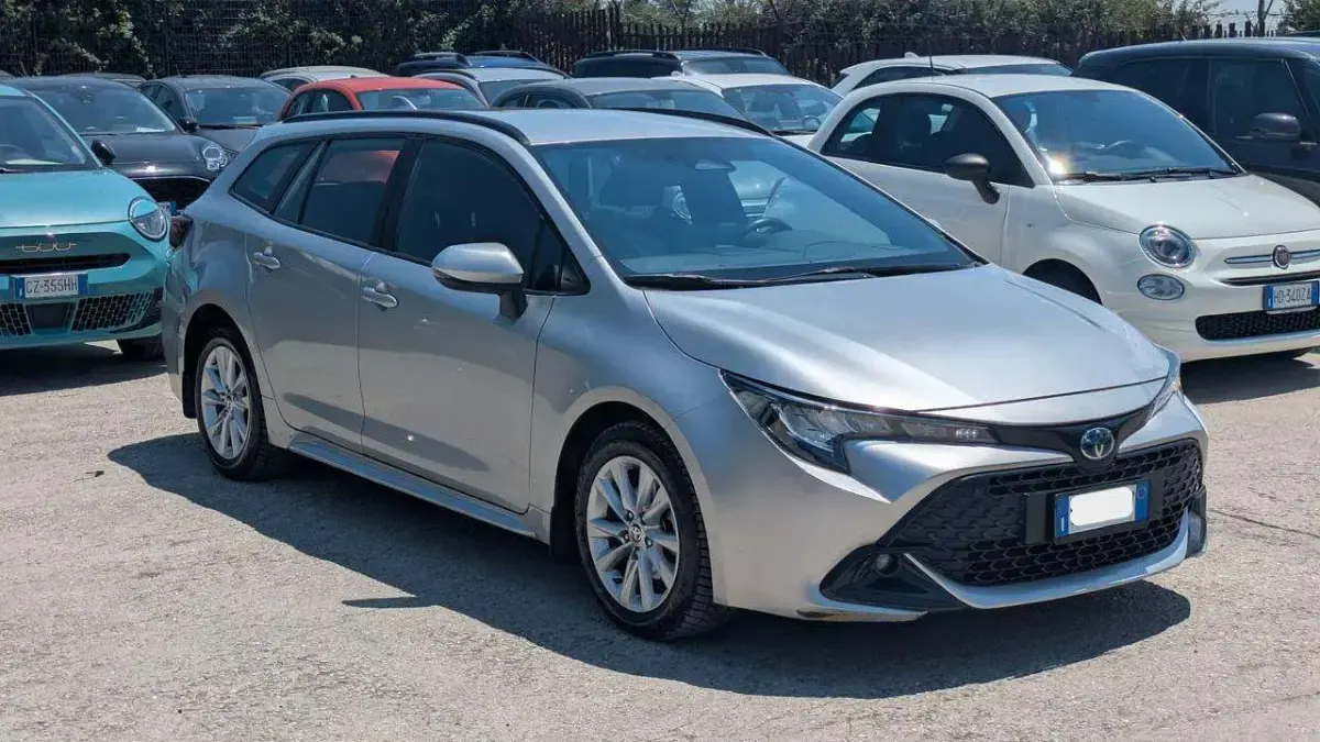 Usata Toyota Corolla Active 98 CV (72 kW) 2023 Grigio Station wagon