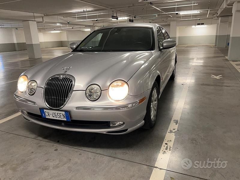 Usata Jaguar S-Type S 2024 Grigio Berlina