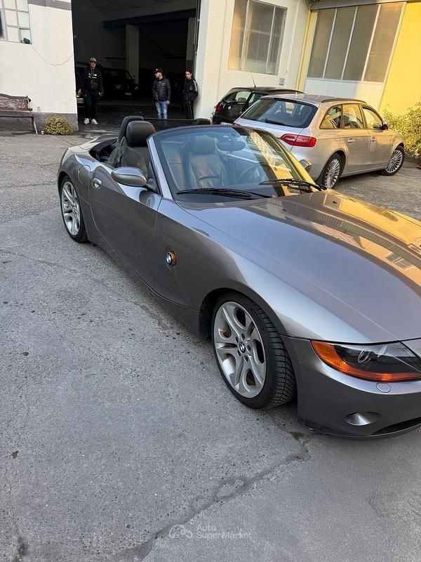 Usata BMW Z4 192 CV (141 kW) 2003 Gray Cabrio