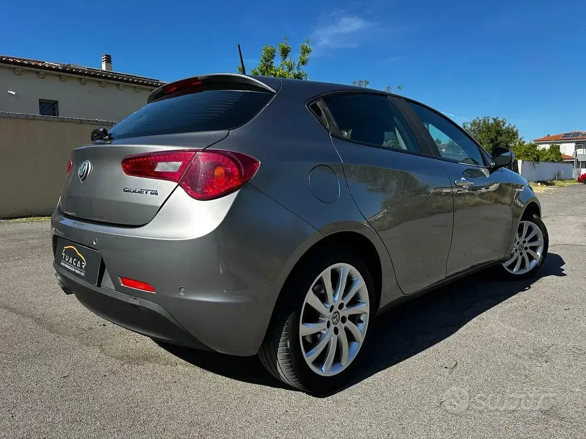 Usata Alfa Romeo Giulietta Super 120 CV (88 kW) 2017 Grigio Utilitaria