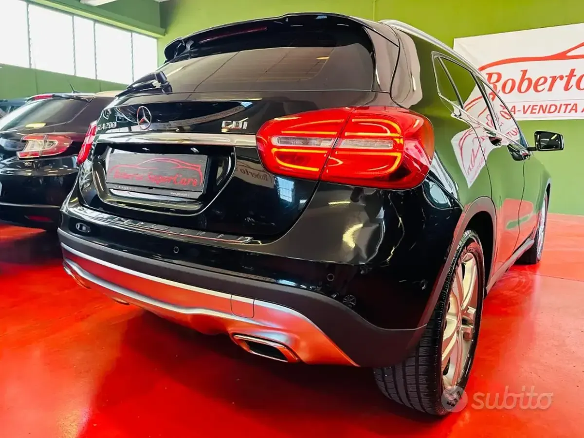 Usata Mercedes GLA200 Premium 136 CV (100 kW) 2015 Nero SUV