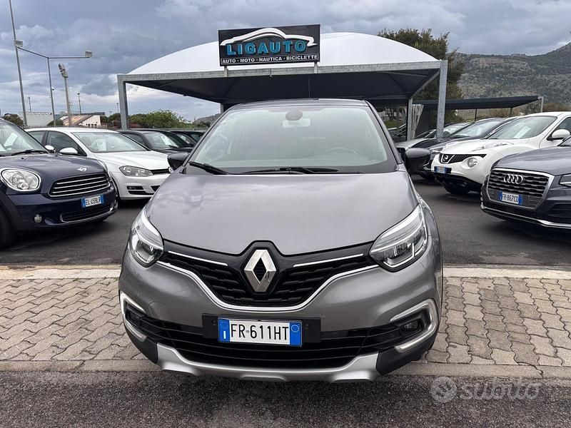 Usata Renault Captur 110 CV (80 kW) 2018 Grigio SUV