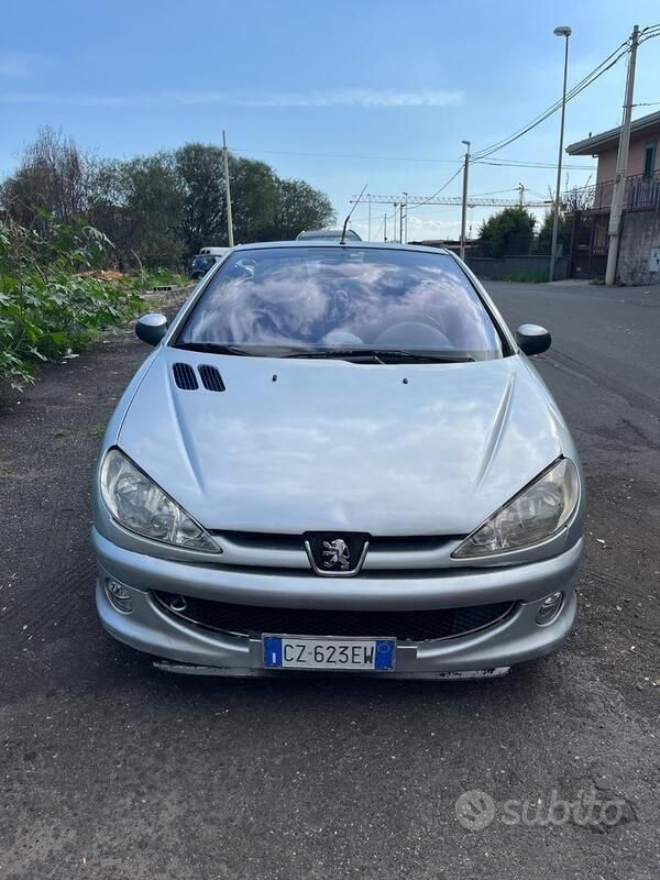 Usata Peugeot 206 109 CV (80 kW) 2005 Grigio Cabrio