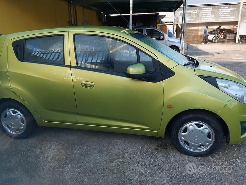 Usata Chevrolet Spark 65 CV (47 kW) 2011 Verde Utilitaria