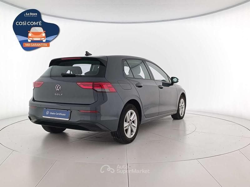 Usata VW Golf VIII Life 116 CV (85 kW) 2022 Dolphin grey metallizzato Berlina