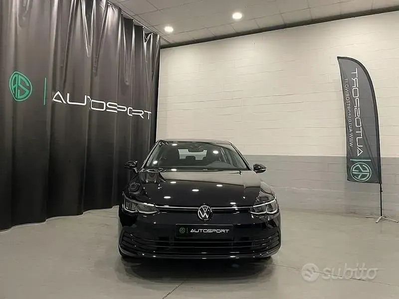 Usata VW Golf VIII Life 131 CV (96 kW) 2023 Nero Berlina