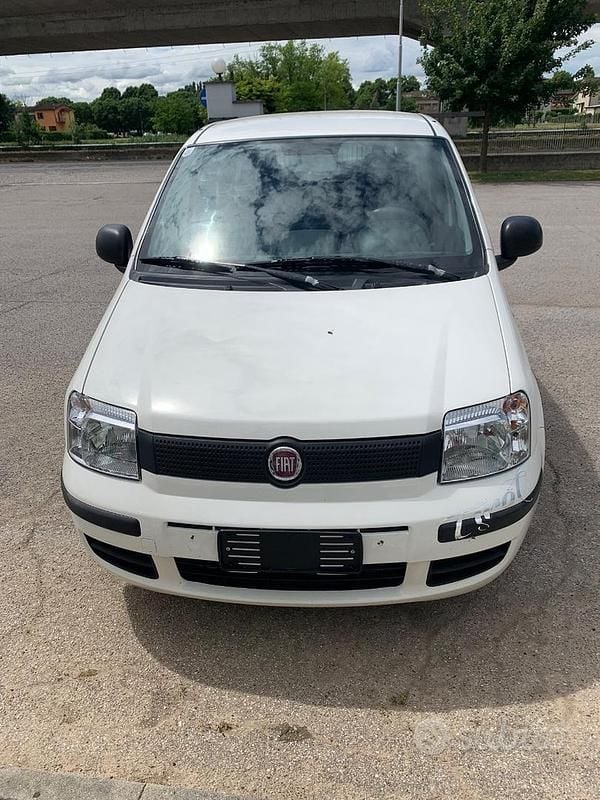 Bianco Usata 2011 Fiat Panda Due volumi | 3800 € (Super prezzo) - Immagine 1/4