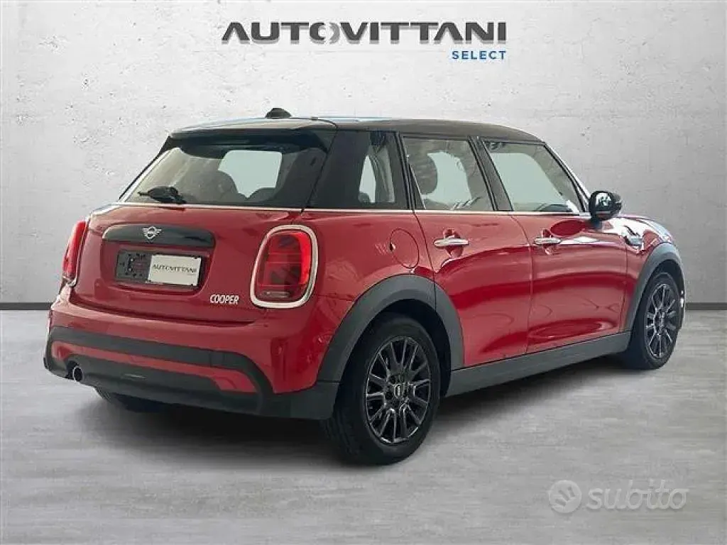 Usado Mini Cooper Essential 136 HP (100 kW) 2024 Vermelho Citadino