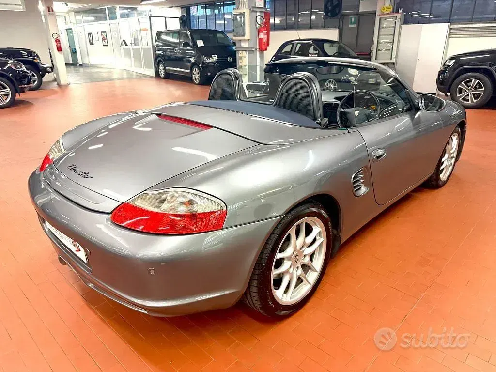 Usata Porsche Boxster 220 CV (161 kW) 2003 Grigio Cabrio