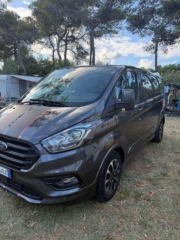 Usata Ford Customline Sport 231 CV (169 kW) 2023 Grigio Furgone