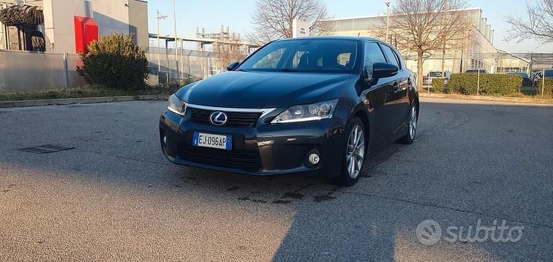 Usata 2011 Lexus CT200h Berlina | 5700 € (Buon prezzo) - Immagine 1/4