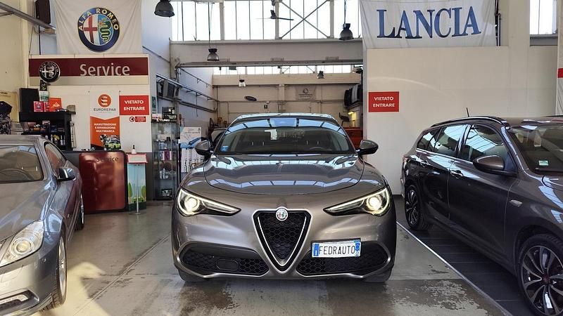 Usata Alfa Romeo Stelvio Business 190 CV (139 kW) 2019 Grigio SUV