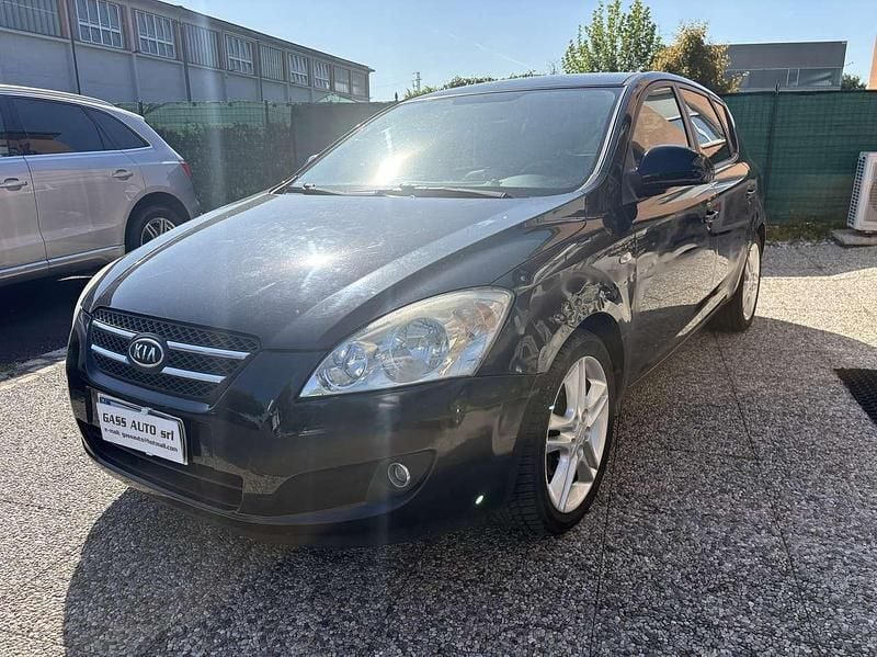 Usata Kia Ceed 116 CV (85 kW) 2007 Nero Utilitaria