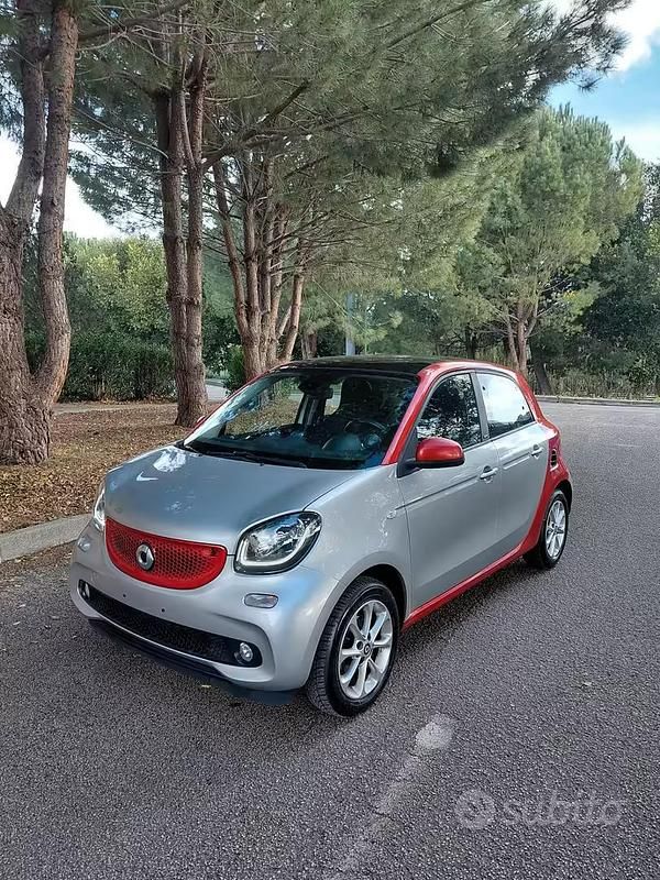 Usata Smart ForFour Passion 70 CV (51 kW) 2017 Grigio Utilitaria