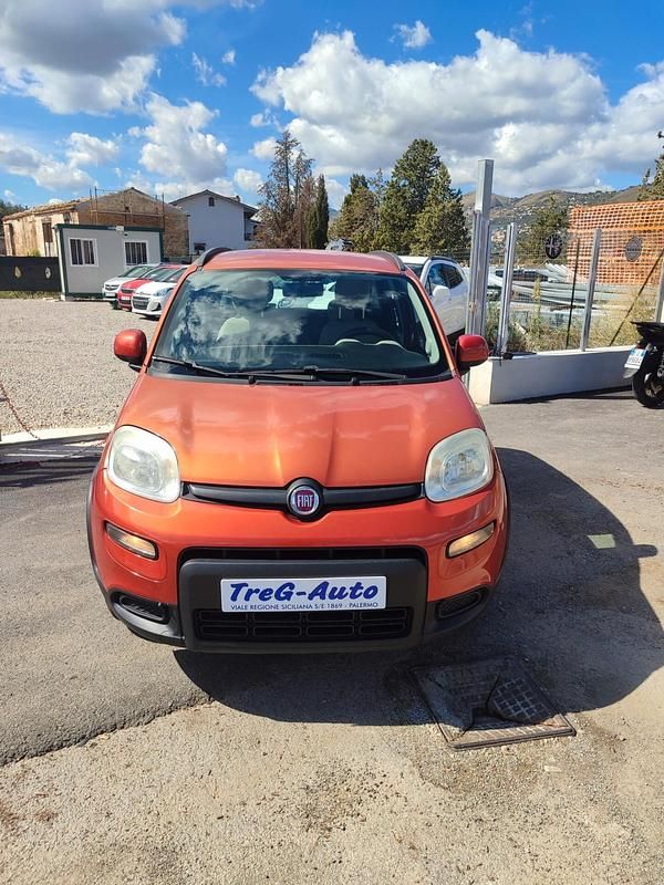 Usata Fiat Panda Trekking 74 CV (54 kW) 2014 Arancione Berlina