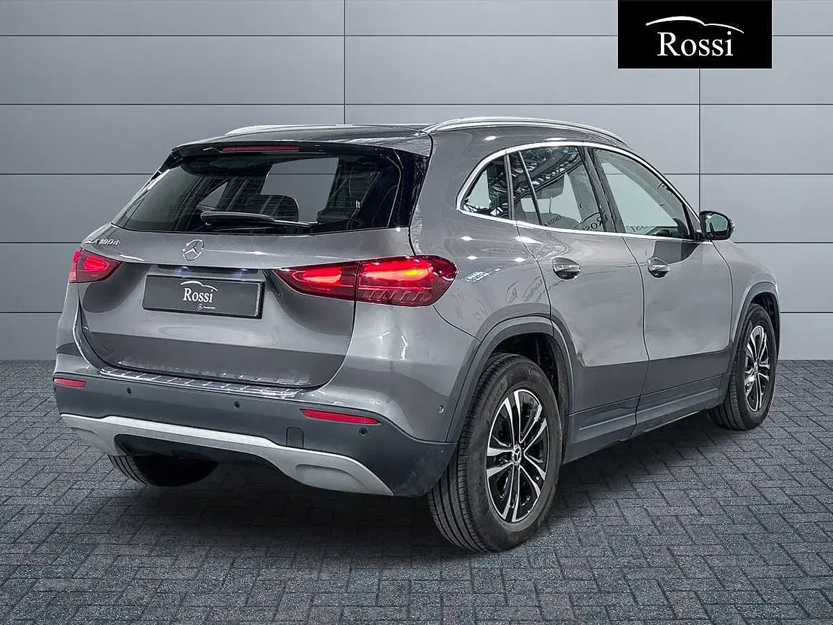 Usata Mercedes GLA180 Advanced 116 CV (85 kW) 2025 Grigio montagna SUV