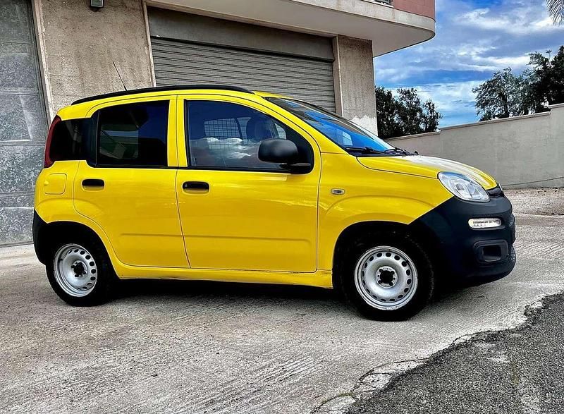 Usata Fiat Panda S 80 CV (58 kW) 2017 Giallo Furgone