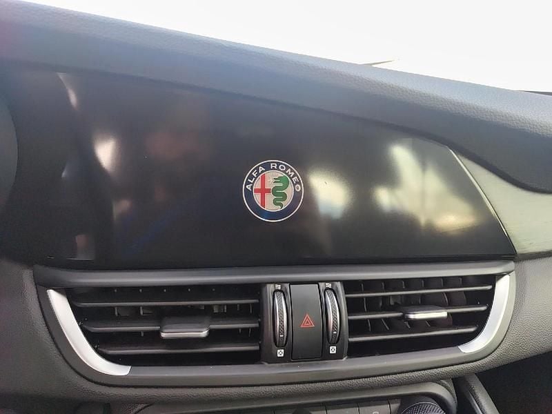 Usata Alfa Romeo Giulia Ti 210 CV (154 kW) 2024 Grigio Berlina