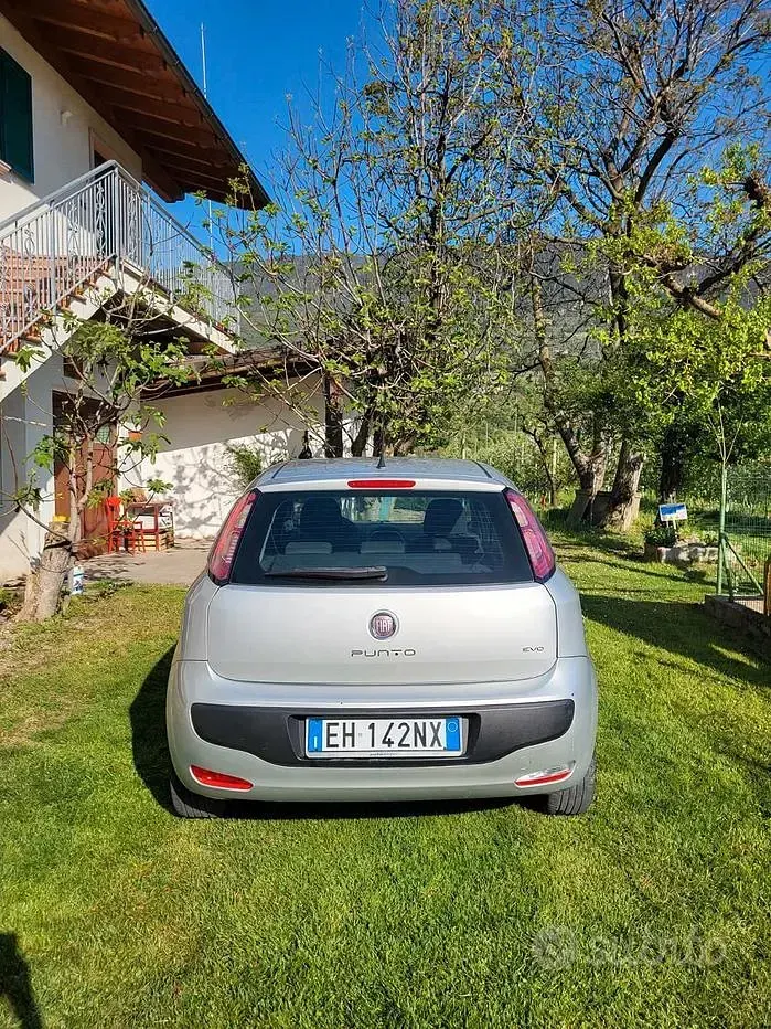Usata Fiat Punto Evo 65 CV (47 kW) 2011 Grigio Utilitaria