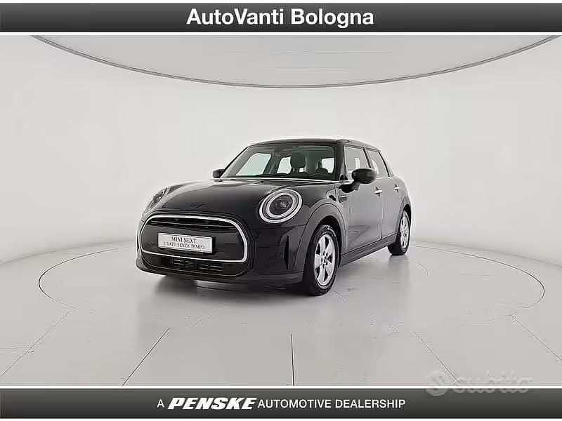 Usata Mini ONE Essential 102 CV (75 kW) 2021 Nero Utilitaria