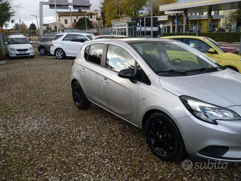 Usata Opel Corsa 69 CV (50 kW) 2017 Grigio Berlina
