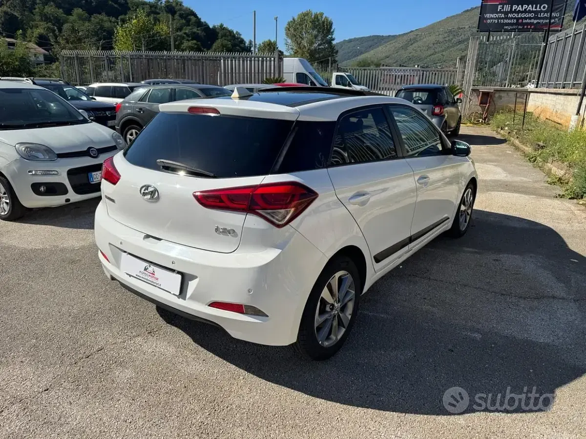 Brugt Hyundai i20 Comfort 75 HK (55 kW) 2016 Hvid Sedan